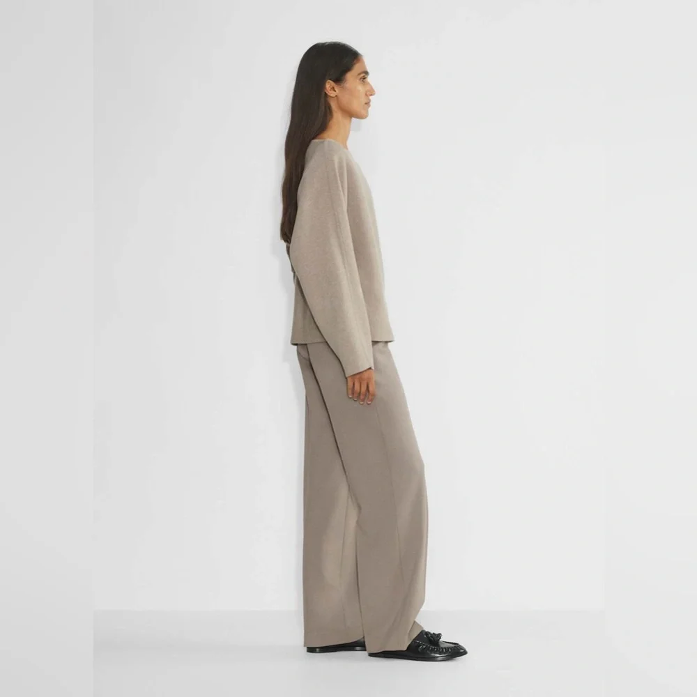 NWT Aritzia Babaton Agency Wool Trouser in color shiitake